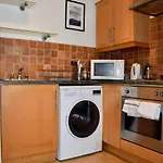 Modern 1 Bedroom Apartment Near The River