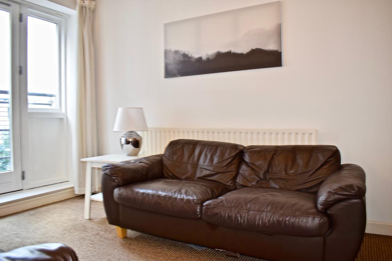 Apartment Modern 1 Bedroom Near The River *